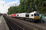 ECR 077 025 lässt sich von DBC 185 383 durch Köln Süd schleppen am 24 September 2020.