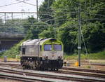 Die Class 66 6601 von Captrain rangiert in Sittard(NL).