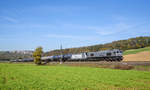 DE 62 und 187 078 der RHC mit Kesselwagen in Richtung Ulm bei Uhingen an der Fils am 17.10.2017.