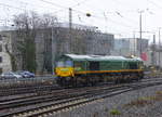 Ein Nachschuss von der Class 66 266 024-9 von Railtraxx. 
Sie fährt als Lokzug von Aachen-West nach Montzen/Belgien bei der Ausfahrt aus Aachen-West in Richtung Montzen/Belgien. 
Aufgenommen vom Bahnsteig in Aachen-West. 
Bei Schneefall am Nasskalten Nachmittag vom 2.2.2018.