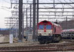 Zwei Class 66 PB12  Marleen  und DE6310  Griet  beide von Crossrail stehen in Montzen-Gare(B) mit einem Güterzug.