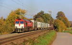 Die Class 66 PB12  Marleen  von Crossrail kommt mit viel Dieselpower hochgefahren aus Richtung Aachen-West mit einem Containerzug aus Köln-Eifeltor(D) nach Genk-Haven(B) und fährt in Richtung Gemmenicher-Tunnel,Botzelaer(B),Gemmenich(B),Nouvelaer(B),Moresnet(B),Moresnet-Chapelle(B),Montzen(B). Aufgenommen an der Montzenroute am Gemmenicher-Weg. 
Bei schönem Herbstwetter am Nachmittag vom 4.11.2018.