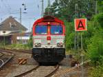  Griet  von Crossrail (DE 6310) rangiert am 13.07.2012 in Aachen West durch eine Langsamfahrstelle zu einem Containerzug, den sie ber die Montzenrampe nach Belgien ziehen mu.