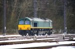 Die Class 66 PB01 von der Rurtalbahn-Cargo steht abgestellt in Montzen-Gare(B) im Schnee am eiskalten 19.1.2013.