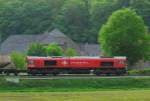 Mitzieher der Class 66 DE 6302 auf der KBS 485 bei bach-Palenberg am 14.5.2013