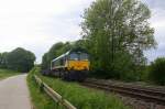 Die Class 66 PB17 von der Rurtalbahn und kommt die Gemmenicher-Rampe herunter nach Aachen-West mit einem Kurzen Kupferleerzug aus Olen(B) nach Hegyeshalom(H).