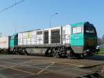 Diese Lokomotive der Rail4Chem zieht einen Containerzug in Richtung Venlo.