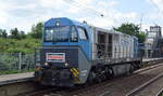 Eichholz Rail GmbH für STRABAG mit der MaK G 2000 BB  V 1001-033  (NVR:  92 80 1273 005-9 D-EIVEL ) am 10.07.21 Durchfahrt Bf. Berlin Hohenschönhausen. Ca. eineinhalb Stunde zuvor hatte sie in die andere Richtung einen MATSA Gleisumbauzug von STRABAG am Haken.  