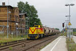 Hier zusehen ist 275 219 am 2.8.24 mit einem Güterzug bei der Durchfahrt durch den Bahnhof Baalberge in Richtung Bernburg.