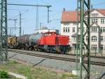 Eine Diesellok der Baureihe G 1206 zieht am 17.07.06 einen Gterzug aus dem Rangierbahnhof Halle/Saale.