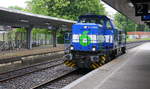 G 1700 BB kommt als Lokzug aus Wegberg-Wildenrath(D) nach Mönchengladbach-Hbf  und fährt durch Rheydt-Hbf und fährt in Richtung Mönchengladbach-Hbf.
Aufgenommen vom Bahnsteig 2 in Rheydt-Hbf. 
Bei Regenwetter am Nachmittag vom 19.5.2017.
