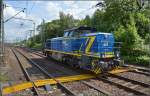 V2334 mit ganzer Nummer 277 404-0 der EVB-Logistik in Hamburg Harburg. Juli 2015.