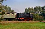 Sonderfahrt auf der DB-Nebenbahn Kirchheim-Weilheim mit Lok 236 262-2 (V 36).
Datum: 22.09.1985