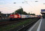 0272 009-8 Rheincargo DE71 kommt mit einem Containerzug aus Neuss-Hafen nach Duisburg-Rheinhausen und kommt aus Richtung Neuss und fährt durch Krefeld-Uerdingen in Richtung