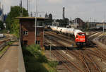 DE85 / 0272 023 verlässt Godorf Hafen mit einem Gaskesselzug am 25.05.2020