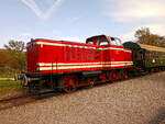 Am Sonntag den 9. Oktober 23 fuhr Ich mit dem Nachmittagszug (14:10) von der Sauschwänzlebahn von Blumberg.
Der Zug wurde gezogen von der V80 BB alias 265 401. Gebaut wurde die Lok 1954. Ihre Höchstgeschwindigkeit beträgt 69 km/h.