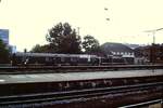 02.Aug. 1992 Hbf.-Bremen grüner Dm-Postwagen mit 291 rangieren.Es war ein Sonntag und ich wusste das ein Dampfsonderzug nach Bremen Kommt , aber erstmal ein paar Regelbetriebsaufnahmen.