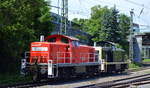 DB Cargo AG [D] mit  294 951-9  [NVR-Nummer: 98 80 3294 951-9 D-DB] + Railsystems RP GmbH Lok  291 037-0  (9880 3 291 037-0 D-RPRS ) am Haken am 02.06.20 Bf. Hamburg-Harburg.