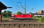 Am Morgen des 29.07.2024 rangiert 294 899-0 mit neuen Lack im Bahnhof Völklingen Saar.