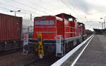 DB Cargo AG, Mainz mit einem Lokzug mit  294 597-0  (NVR:  98 80 3294 597-0 D-DB ) am Haken von  294 574-9  (NVR:  98 80 3294 574-9 D-DB ) am 08.10.24 Durchfahrt Bahnhof Schönefeld b. Berlin.