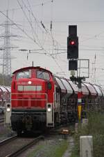 294 809-9 setzt am 1.4.11 ihre Fahrt auf dem Gegengleis Richtung Kalkwerk vort.Aufgenommen in Ratingen-Lintorf.