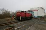 DB Cargo 294 643-2 am 14.01.22 in Hanau Hafen von einen Gehweg aus fotografiert