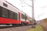 Am 14.04.2023 überführte Rail Bavaria Logistik 295 088 einen Alstom Coradia Stream HC von Treuchtlingen nach Furth im Wald. Hier bei kurz vor Eichstätt Bahnhof der überführte Triebwagen.