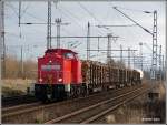 Br 298 325 mit einem kurzem Gz am 14.02.08 bei der Einfahrt in den Rostocker Seehafen.