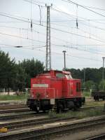298 310-4 steht als Rangierlok in Knigs Wusterhausen am Tage des Bahnhoffestes den 18.07.