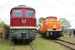 EBS 132 334-4 und Erfurter Gleisbau 345 413 am 28.05.2022 beim Eisenbahnfest des Thringer Eisenbahnvereins im ehem.