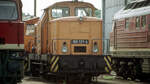 Am Rande der großen Eisenbahnausstellung im Bw. Magdeburg stand am 26.08.1990 die 105 137, von LEW 1981 geliefert an die DR.