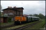 Sonderfahrt der Warener Eisenbahnfreunde am 13.05.2010 aus Waren Mritz ber Karow nach Klue. Hier zu sehen die 345 970 bei der durchfahrt von Krakow am See.