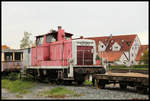 Auf ihre Aufarbeitung und weitere Nutzung durch die Museumsbahner der Dampfeisenbahn Fränkische Schweiz wartet offensichtlich die ehemalige DB Diesel Rangierlok 360315-6 im Bahnhof Ebermannstadt.