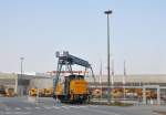 360 608 kommt am 24.03.2012 aus dem Max Bgl Werk um den Tchibo Containerzug ins Werk zu holen. Hier an der Werkseinfahrt in Sengenthal.