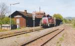 Lok- und Zugführer ließen 360 241 mit dem Güterwagen auf der Rückfahrt nach Bamberg am 3.5.94 über eine Stunde im Bahnhof Pfarrweisach stehen.