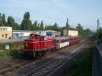 260 770 mit frischer Hauptuntersuchung und mit 3 VT98 der Pfalzbahn im Schlepp am 27.05.2007 in Mainz Kastel