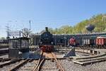 Drehscheibe und Ringlokschuppen des Eisenbahnmuseums Bochum-Dahlhausen mit 74 1192, 260 773-7 und der Motorhaube der V36 231 (15.04.2022)