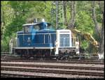 DB 261 671 rangiert bei Gleisbauarbeiten in Kln-West (18.04.2011)