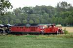 362 892-2 beim abschleppen einer defekten Ludmilla 233 572-7 die mit einem Autozug nach Cuxhaven unterwegs war bei Altenbruch aufgenommen am 28.07.10