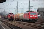 185 237-6 steht am 28.02.08 mit FZT 56080 nach Stuttgart-Hafen auf Gleis 7 des Aalener Bahnhofs, Gleis 6 belegt 363 198-3.