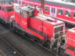 115-358 zieht die Dieselloks 363 833-5 und 363 728-1 am 5.9.2006 durch den Hauptbahnhof Hamburg