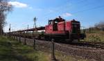 363 156-1 fährt am 20.04.2015 die Übergabe EK 55110 (Zwickau - Mosel) am Block in Niederhohndorf vorbei zum VW-Werk.