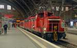 363 600 stellte am 13.10.15 den aus der Zuglok 115 293 und einen MNE-Steuerwagen bestehenden PbZ 2466 nach Berlin im Leipziger Hbf bereit.