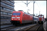 101033 mit Interregio nach Konstanz am 22.3.1998 um 16.12 Uhr im HBF Hannover. Rechts ist die Rangierlok 365185 zu sehen.