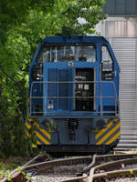  Tag der offene Klappe  - nach Betrachtung des Bildes 1370338 könnte es sich hier um eine von (Alstom) Reuschling aufgearbeitete Variante der Diesellokomotive vom Typ LHB 530 C handeln. (Hattingen, Juni 2024, Fotostandort: Fußweg Eickener Straße)