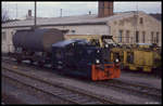 Reichsbahn Köf 100821 hatte am 21.11.1990 im Bahnhof Sondershausen einen Tankwagen am Haken.