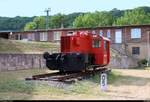 Blick auf Kleinlok 310 107-8, die am Lokschuppen der Eisenbahnfreunde Großheringen steht.
Sie wurde 1961 im RAW Dessau gebaut und hat eine Höchstgeschwindigkeit von 30 km/h. Von ihrem letzten Standort, Saalfeld, wurde sie am 10.3.2003 nach Großheringen überführt.
[16.6.2018 | 17:26 Uhr]