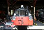 Anlässlich der Eröffnung der neuen Zugbildungsanlage (ZBA) in Halle (Saale) nahe der Berliner Brücke öffnete auch das DB Museum Halle (Saale) bei freiem Eintritt seine Pforten.
Blick auf 310 842-0 (100 824-4 | Kö 5142) der Traditionsgemeinschaft Bw Halle P e.V., die im Ringlokschuppen ausgestellt ist.
[29.6.2018 | 11:54 Uhr]