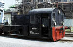 Auf der großen Fahrzeugausstellung  Erste deutsche Fernbahn  am  Dresdener Güterbahnhof  neben dem Leipziger Hbf. ist am 21.05.1989 auch die Kleinlok 100 719 zu sehen.