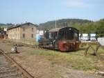 Eine BR 310(ex DR 100)abgestellt im Bahnhof Schnheide Ost.